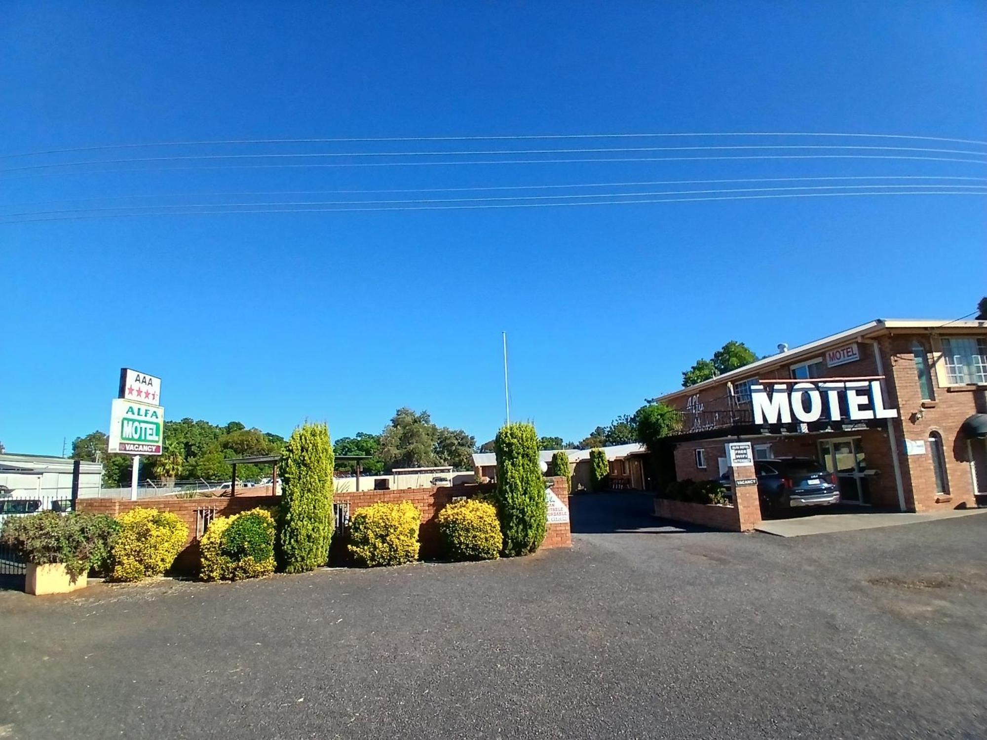 Alfa Motel กิลแกนดรา ภายนอก รูปภาพ